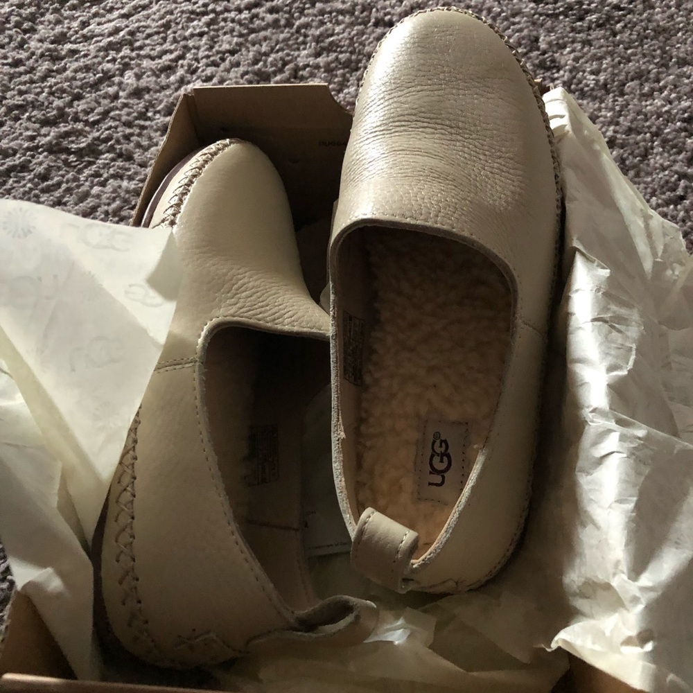 Ugg Size 5 women’s slipper/shoe